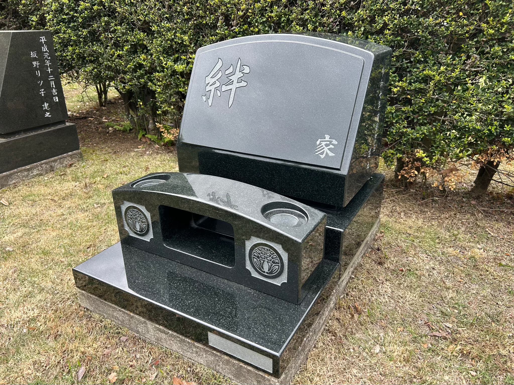 【白井聖地公園　S家様　芝墓所新規墓石施工】