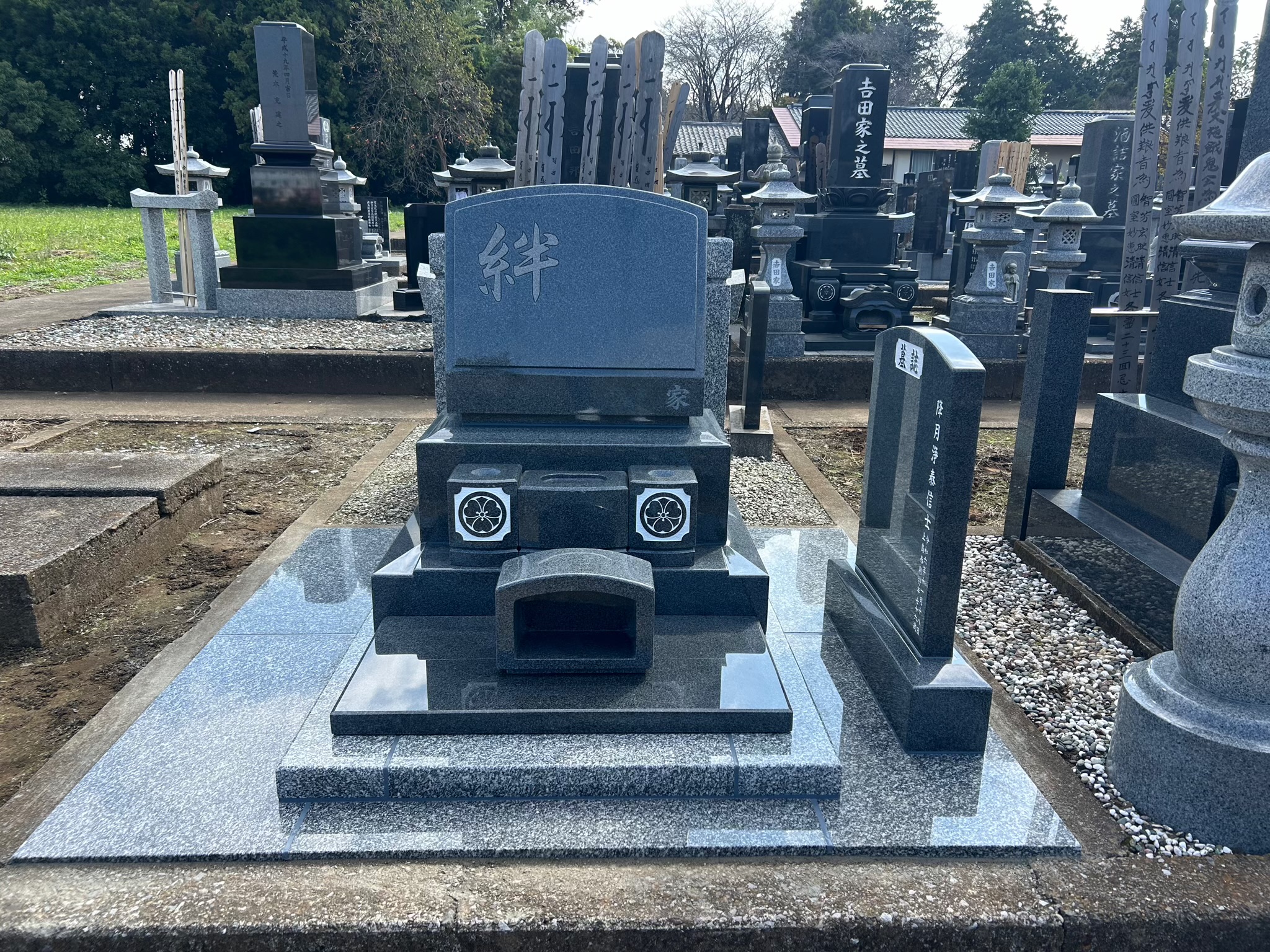 【藤ヶ谷新田共同墓地　U家様　墓石建墓】